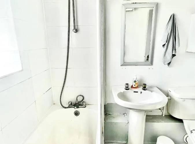 Custom House, 1 Room, 1