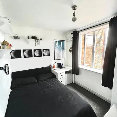 Custom House, 1 Room, 1 Habitación en casa particular
