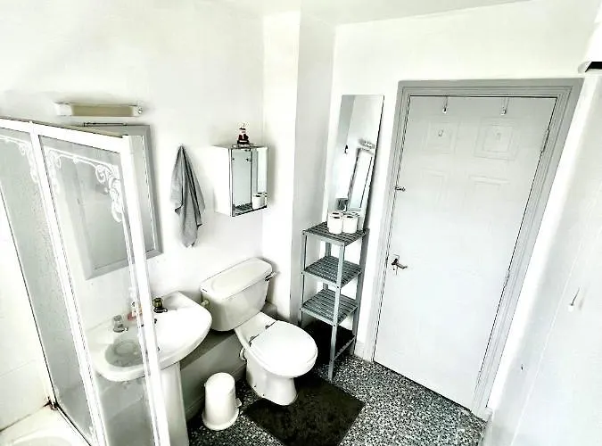 Custom House, 1 Room, 1 Séjour chez l'habitant *