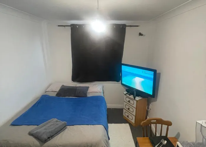 Custom House, 1 Room, 1 * Dublin